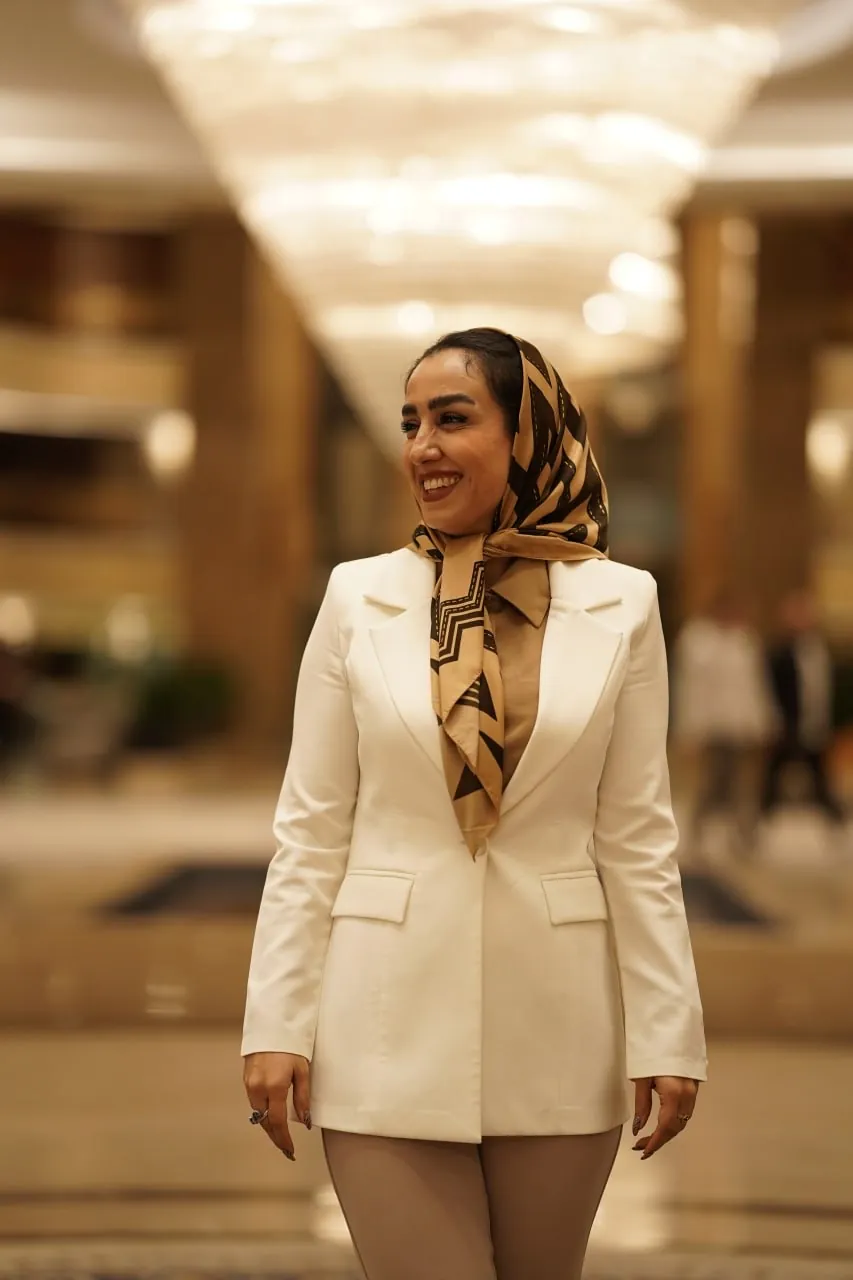سارا روی صحنه